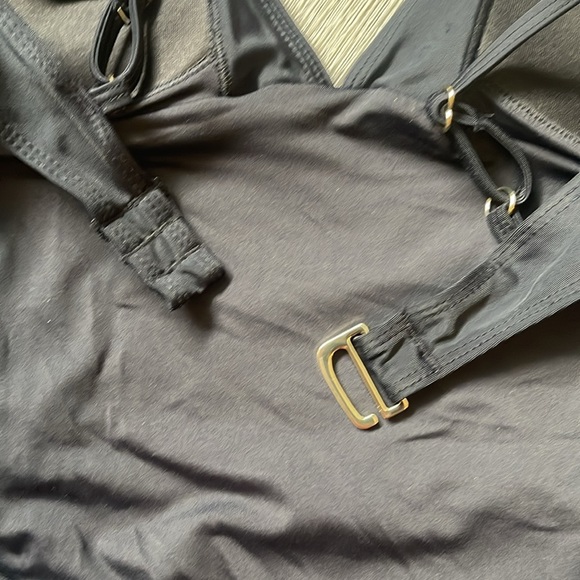 Summer Salt size 8 The  Wave swimming suit v neck black once piece - Picture 6 of 7